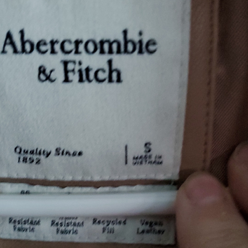 Abercrombie & Fitch Women's Tan Puffer Vest - Picture 3 of 7